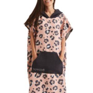 NEW Nomadix beach surfing leopard changing poncho